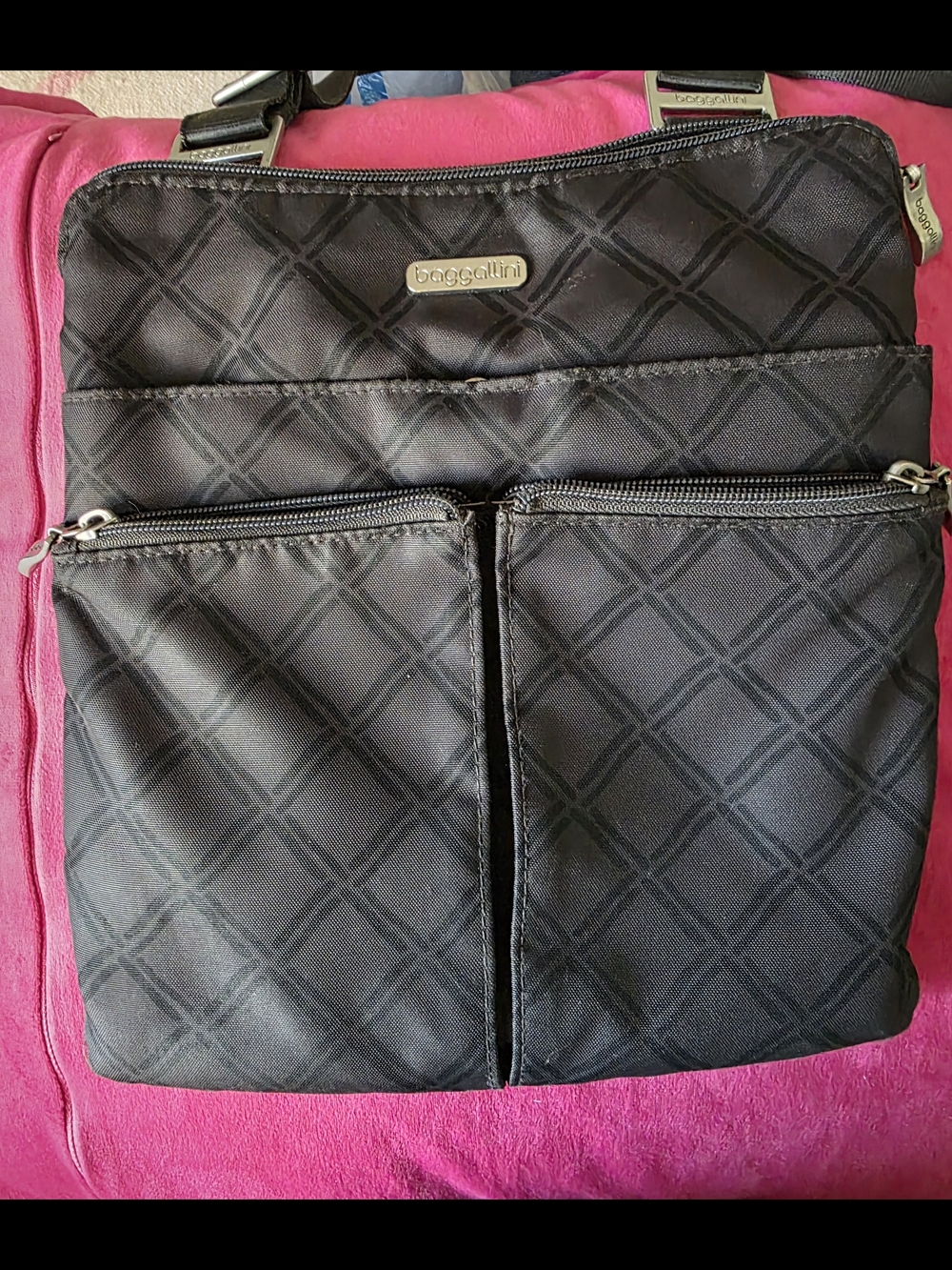 Baggallini Black/Grey Quilted-Pattern Crossbody Bag